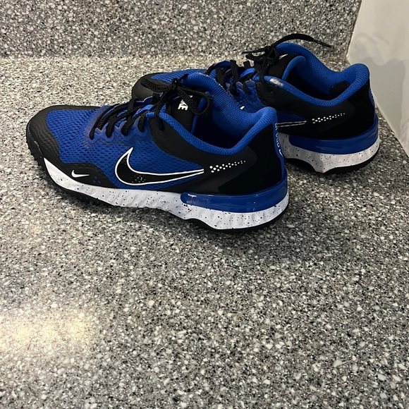 mens nike hurricane trainers